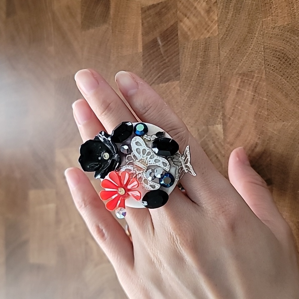 Flower rings - Picture 2 of 6